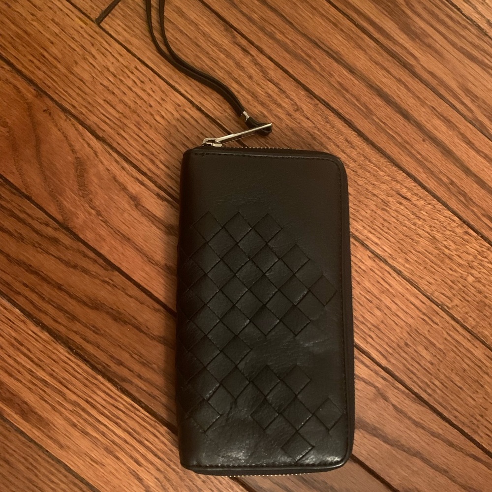 elliot lucca hand wallet